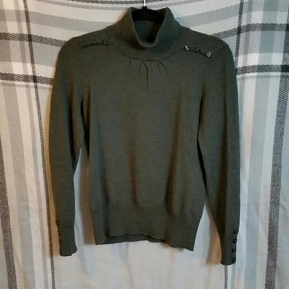 Carole  little green 100% Merino wool sweater
